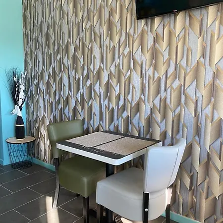 Logis - Et Restaurant Le Sofhotel Hotel Forges-les-Eaux