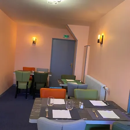 호텔 Logis - Et Restaurant Le Sofhotel 2*