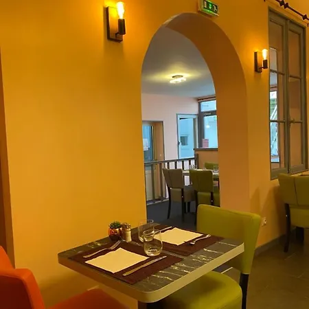 Logis - Et Restaurant Le Sofhotel 2* 포르주레오