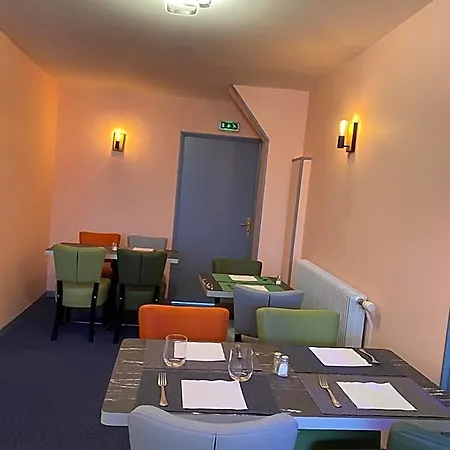 Logis - Et Restaurant Le Sofhotel Hotel Forges-les-Eaux