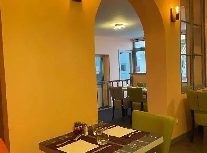 Logis - Et Restaurant Le Sofhotel 2* Forges-les-Eaux