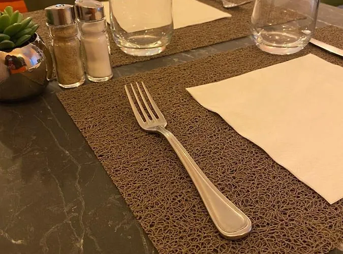 Hotel Logis - Et Restaurant Le Sofhotel